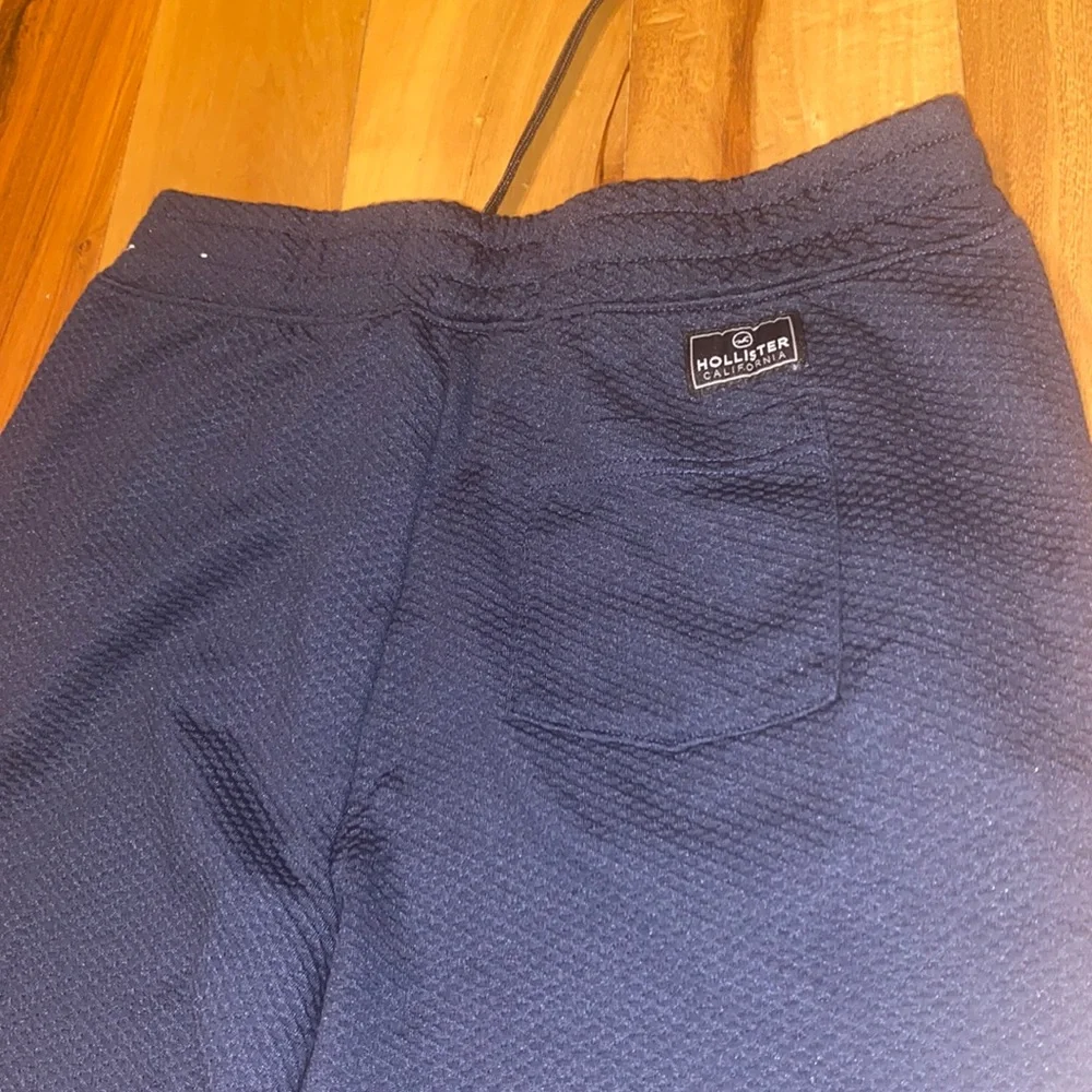 NWOT~ HOLLISTER TEXTURED JOGGERS ~ MENS SMALL - Picture 7 of 7